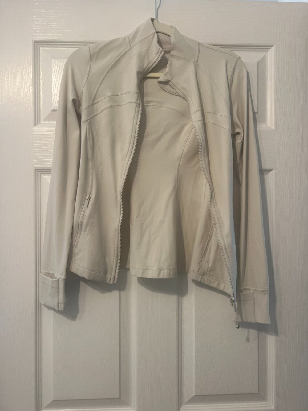 Lululemon Luon Define Jacket Size 4 – Cream/Ivory color– Excellent Condition